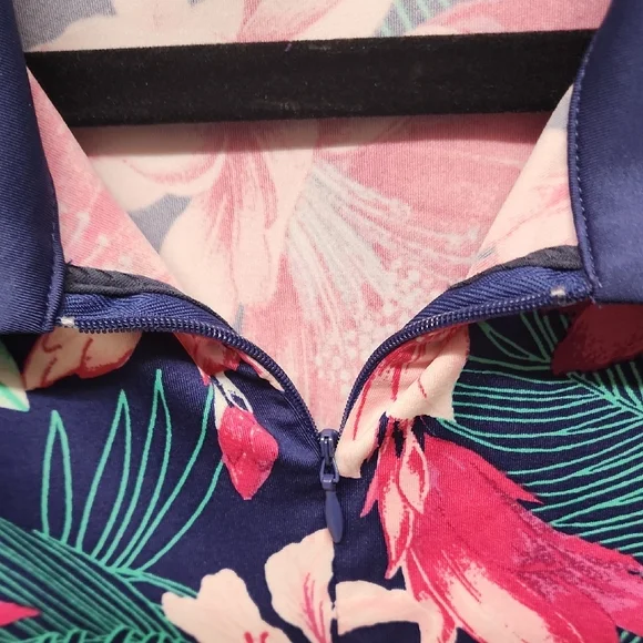 Tommy Bahama Floral Sleeveless Top in Navy and Pink sz Large - Picture 4 of 6